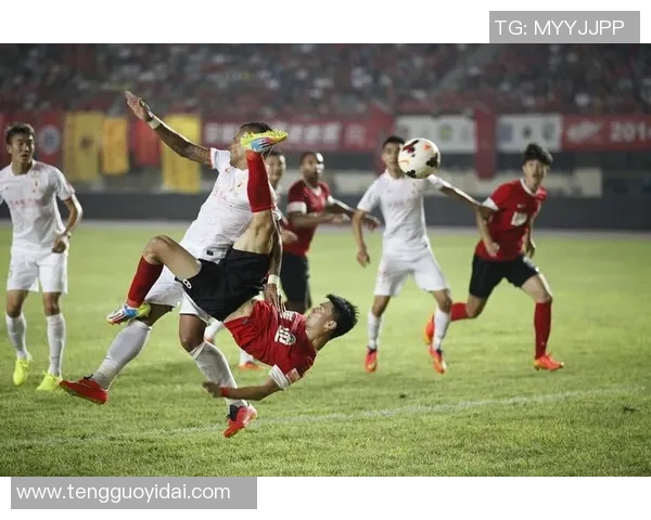 足球明星欢笑瞬间特效图片展现魅力与激情的完美结合